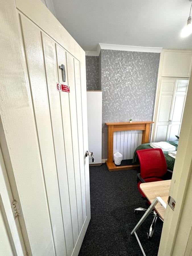 Three Rose Manor At Warwick Road Near Birmingham Airport Hotel Eksteriør billede