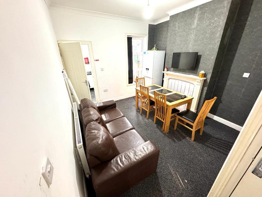 Three Rose Manor At Warwick Road Near Birmingham Airport Hotel Eksteriør billede